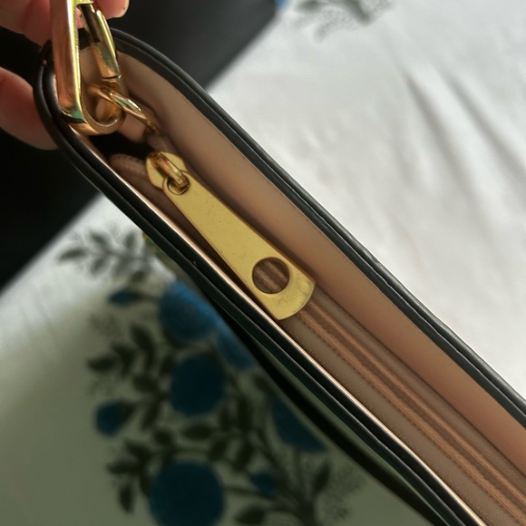 TWO clutches/tablet holders – very nice! - Picture 7 of 14